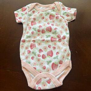 Le Top Bebe’ Pink and White Strawberry Bodysuit